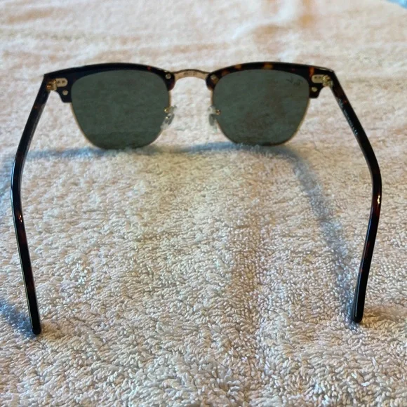 Ray-Ban Tortoise and Gold Clubmaster Sunglasses - Picture 3 of 7